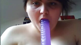 Bonny brineta tinejdžerka dobiva cum shot na njenom porno filmovi gratis licu nakon teškog jebanja u usta